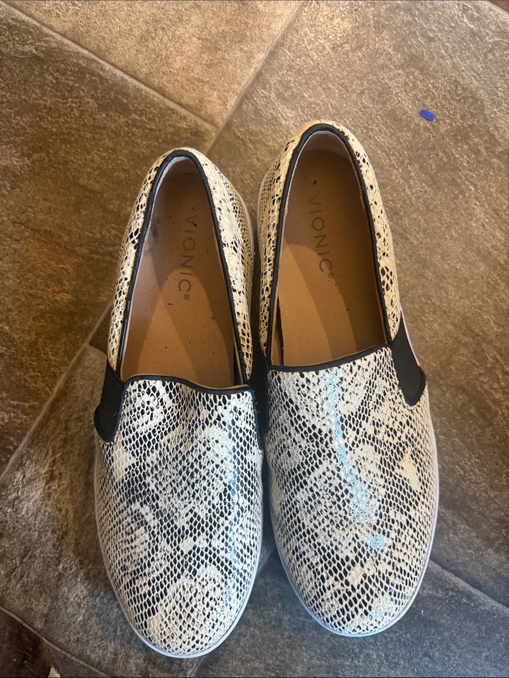Vionic Snake-Print Slip-Ons in White and Black VGC